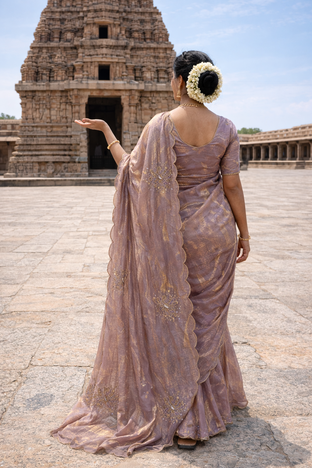 Saree Sambavi